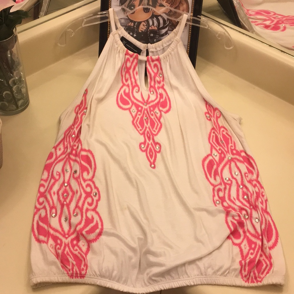 White and pink tunic